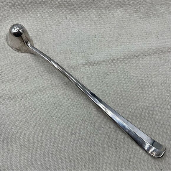 Leonard Circa 1740 Reproduction Silverplate Candle Snuffer - Picture 8 of 15